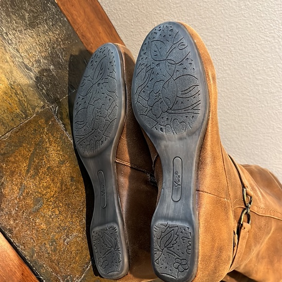 YUU Vegan leather brown boots riding size 9Wide Calf man-made material Like New - Picture 5 of 6